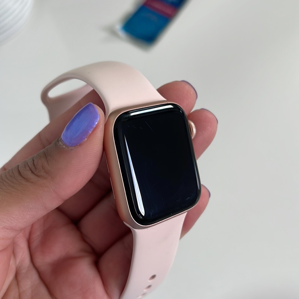 Gold Apple Watch Series 4 (40mm) GPS